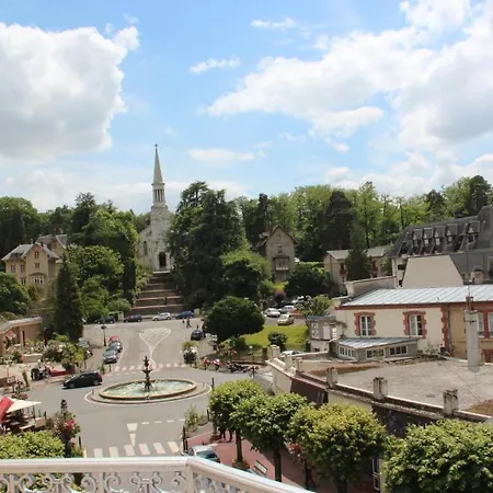 Albert Premier Hotel