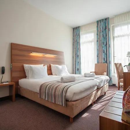 Albert Premier 3*