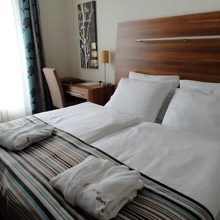 Albert Premier Bagnoles de l'Orne Normandie