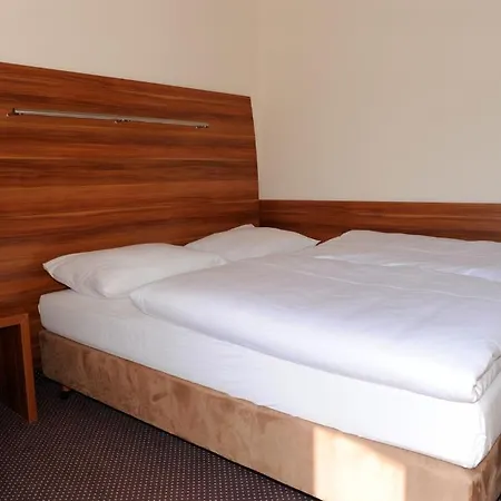 Albert Premier Hotel