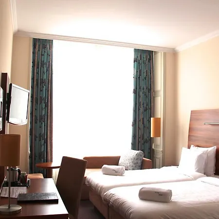 Albert Premier Hotel