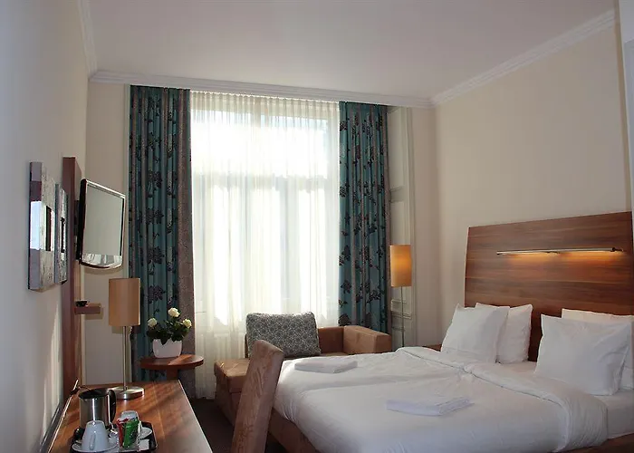 アルベール プレミア