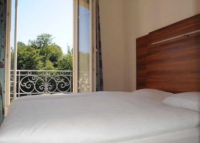 アルベール プレミア